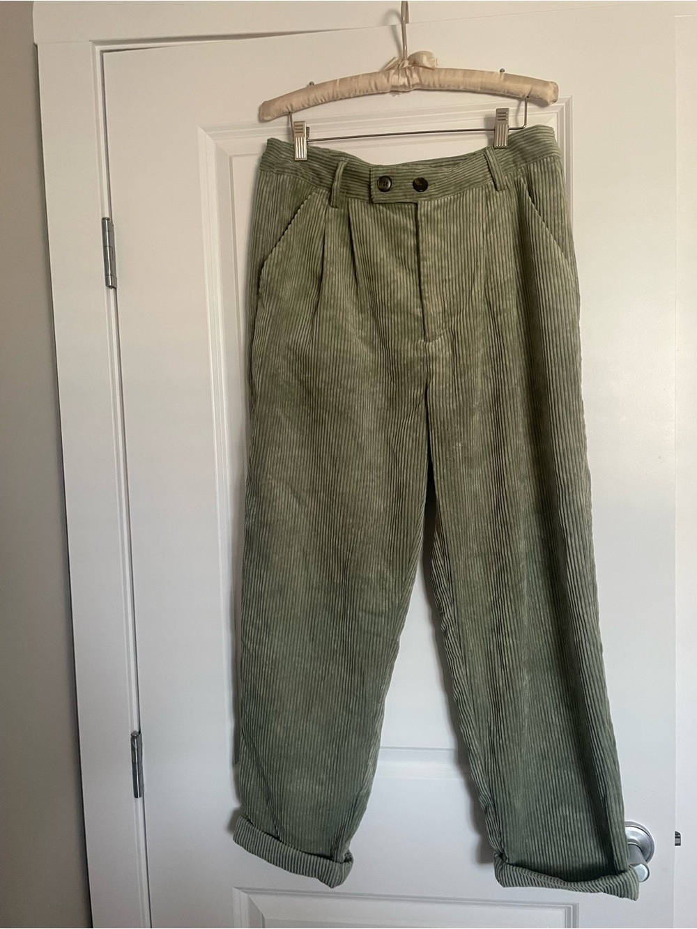 sage green corduroy pants🧚♀️